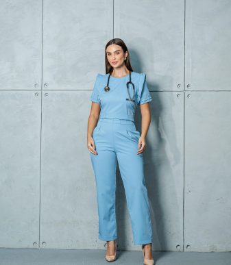 Conjunto Uniforme Médico Mujer/Dama Color Celeste con Mangas de Volante
